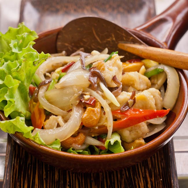 chicken and cashew nut stir fry thai style