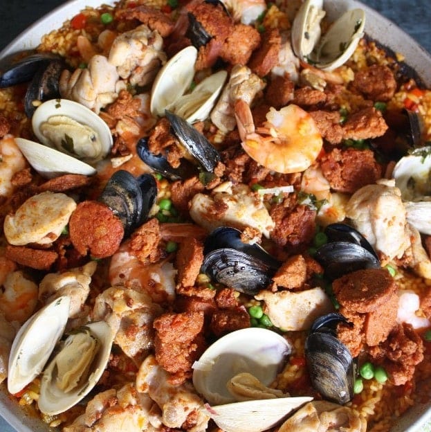 https://avocadopesto.com/wp-content/uploads/2011/07/mixed-paella-with-shrimp.jpg